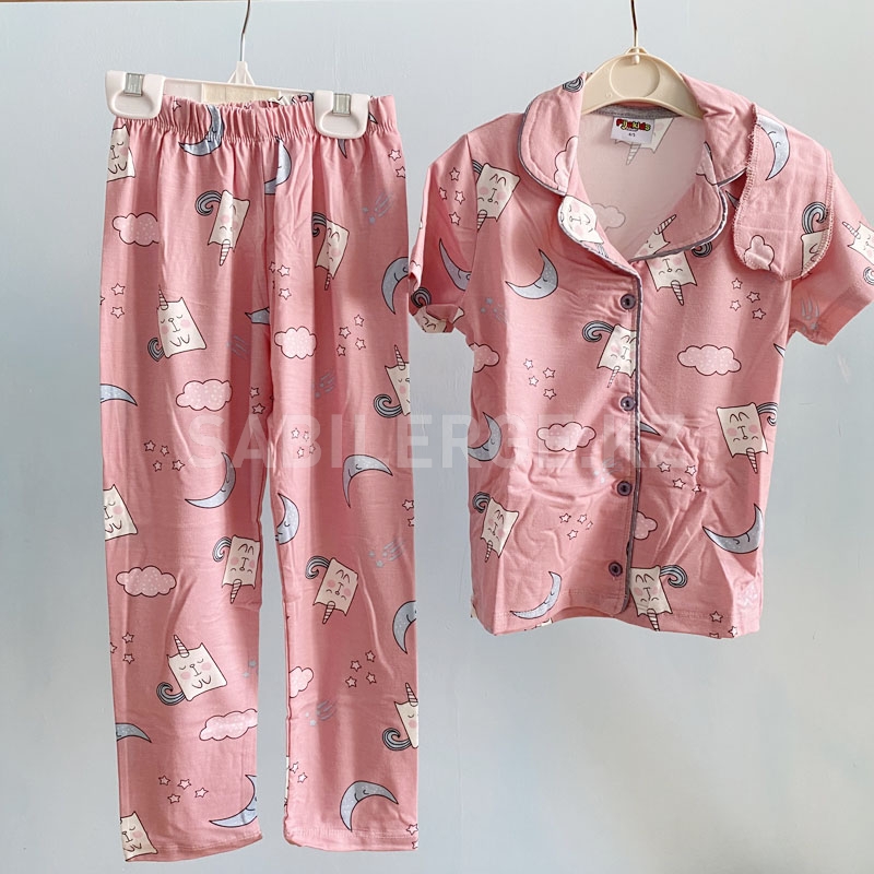 Пижама для девочек с машинками с листьями